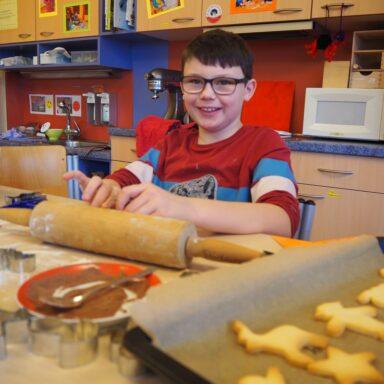Kekse backen im Löwenherz-Kreativraum